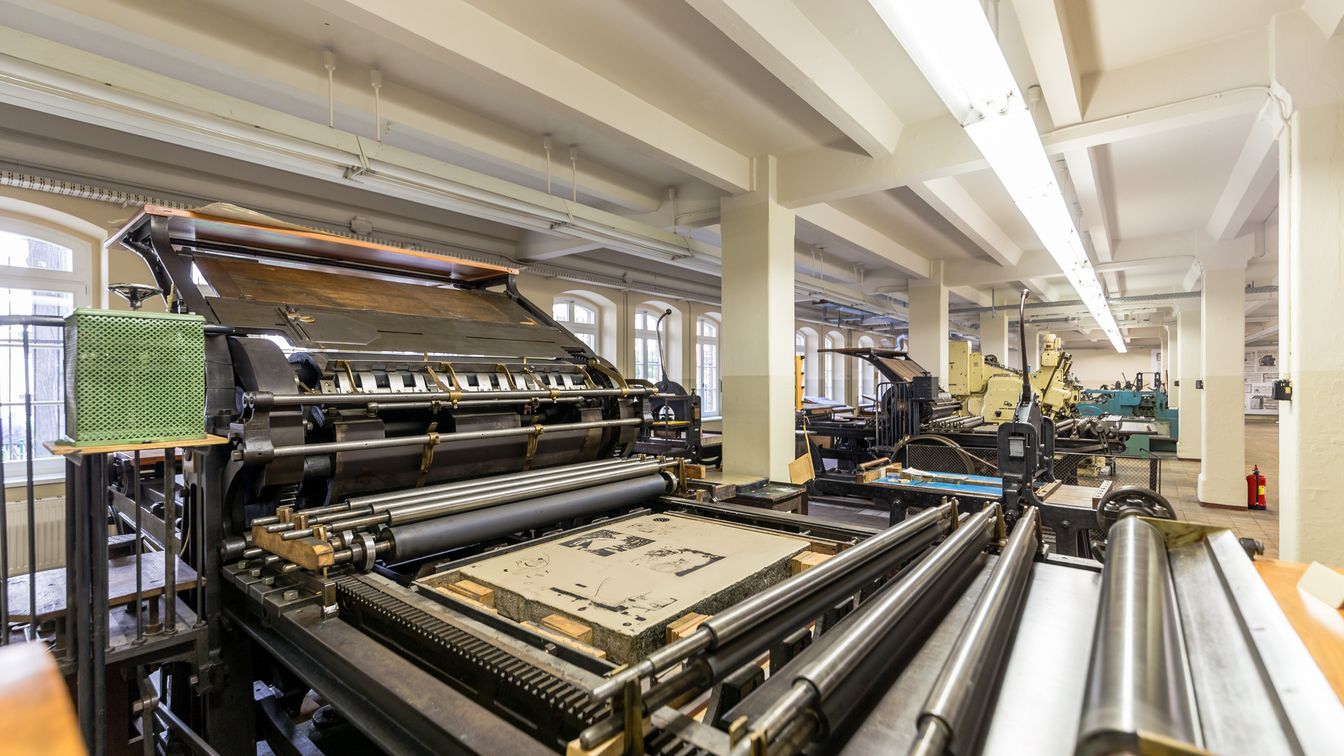 Blick auf die Steindruckschnellpresse im Museum für Druckkunst, Geschichte, Kultur